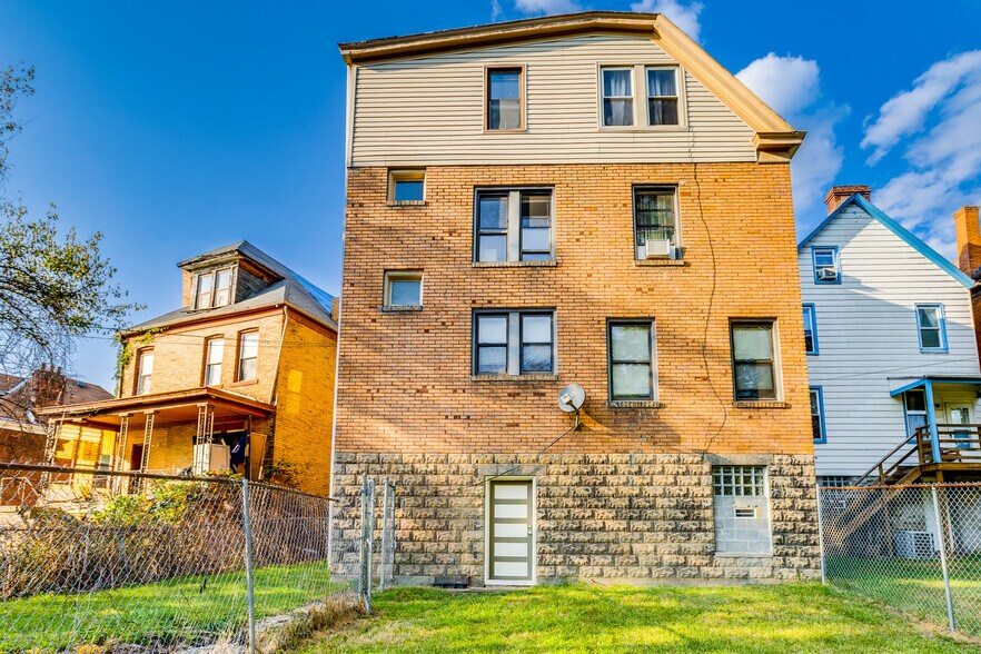 Building Photo - 1166 South Ave