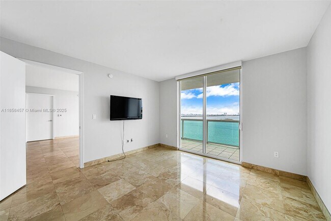Building Photo - 1800 N Bayshore Dr
