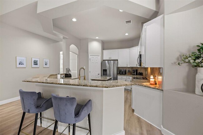 Building Photo - 2414 Powderham Ln