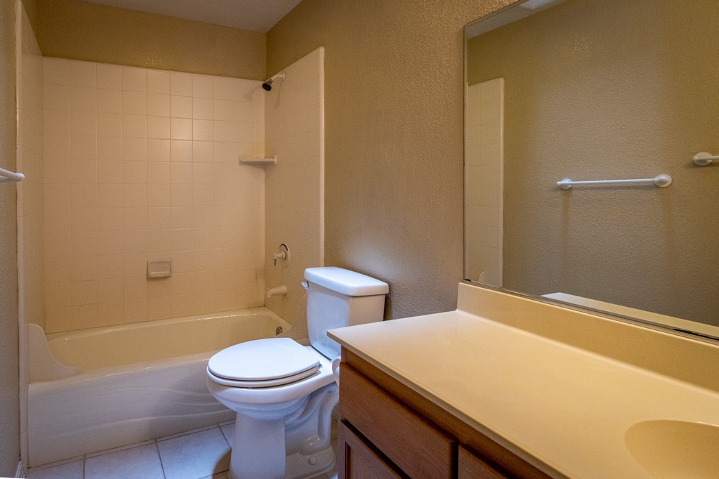 Building Photo - 625 Asilo