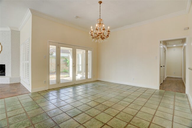 Building Photo - 15 Bendwood Dr