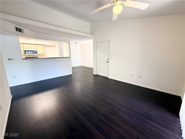 Building Photo - 555 E Silverado Ranch Blvd