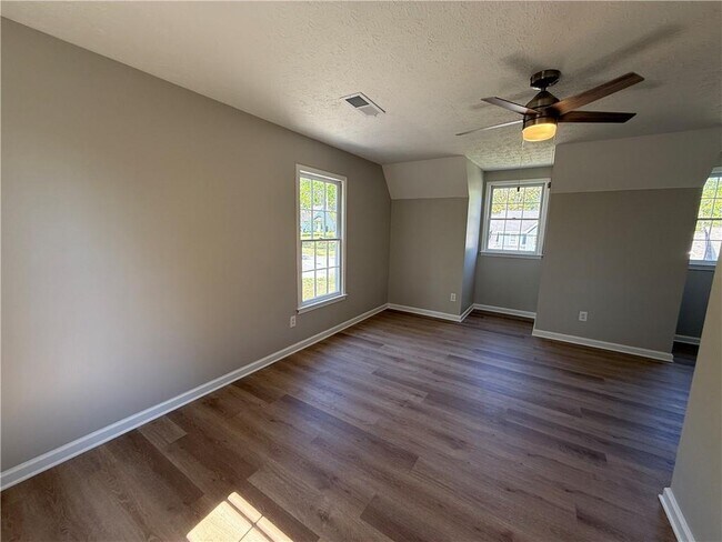 Building Photo - 979 Sugar Crossing Ln