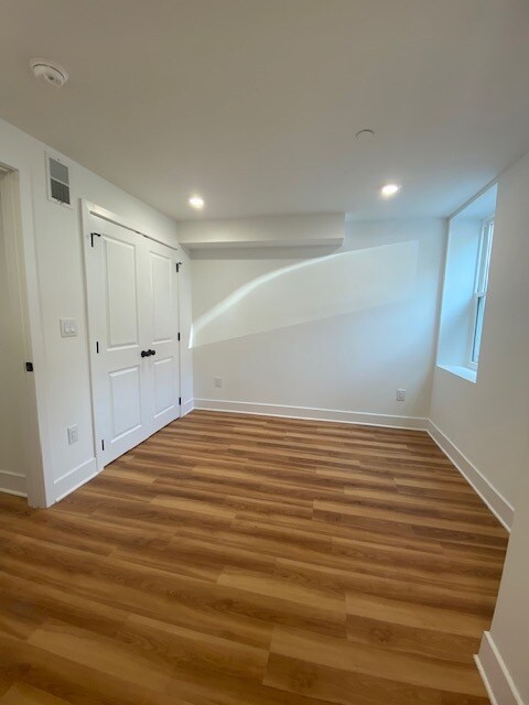Building Photo - 904 N Markoe St