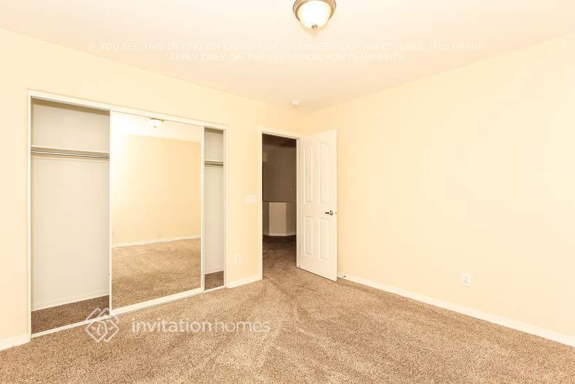 Building Photo - 5795 W Wethersfield Dr