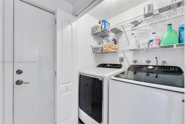 Building Photo - 12925 SW 49th Ct