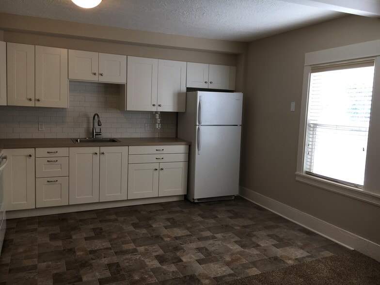 Kitchen - 4743 N Albina Ave
