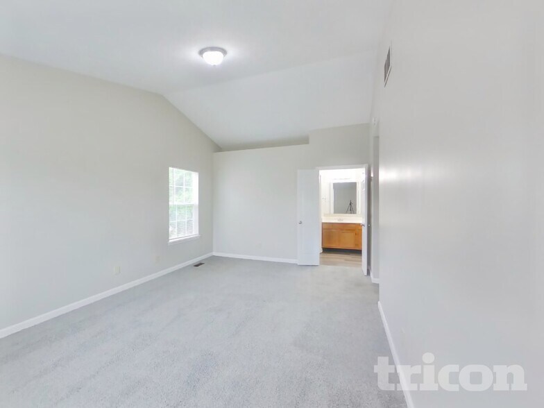 Building Photo - 1022 Pine Mountain Way