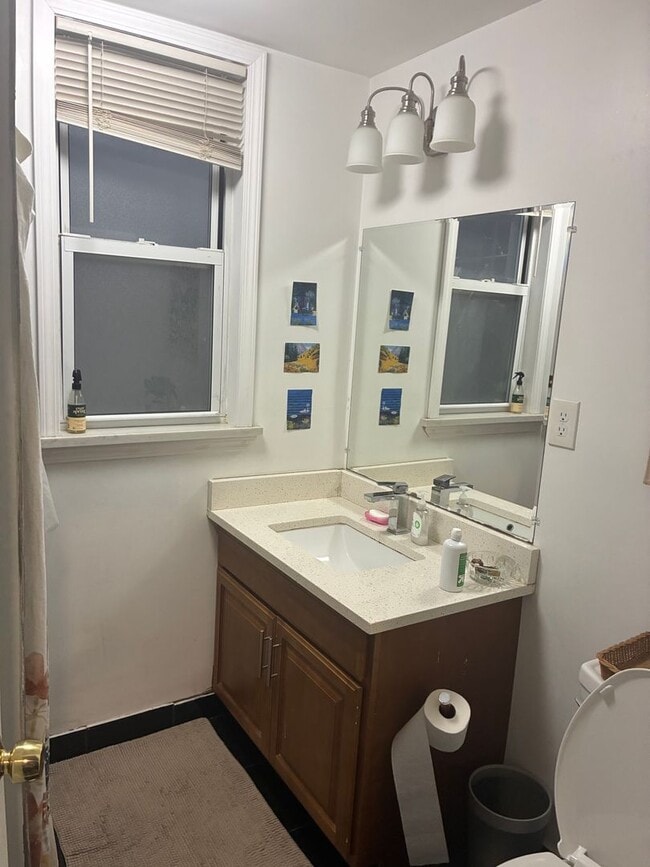 Building Photo - 353 Oakland Ave