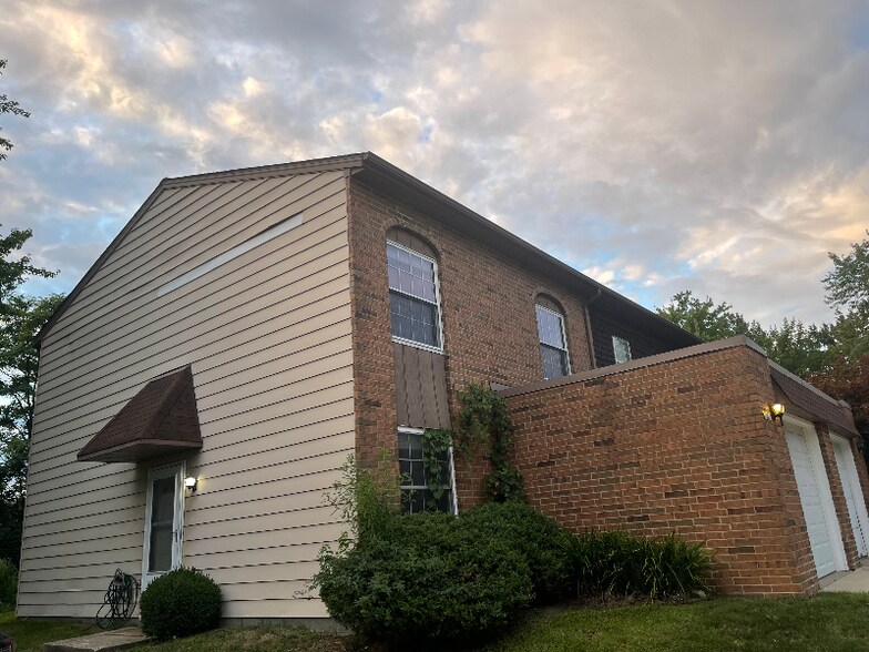 Building Photo - 13952 Oakbrook Dr