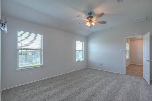 Building Photo - 204 Rockbridge Dr