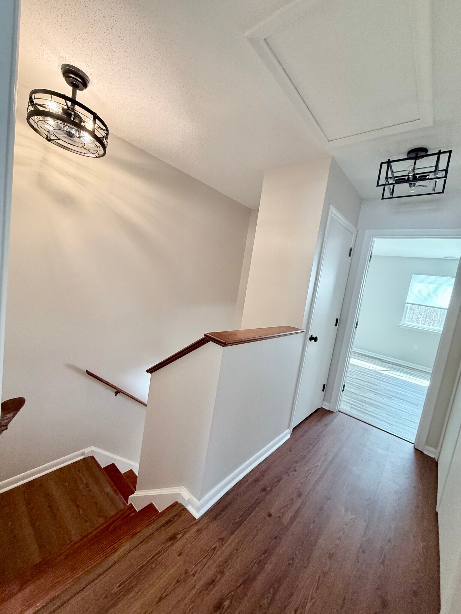 Building Photo - 135 Village Square Dr