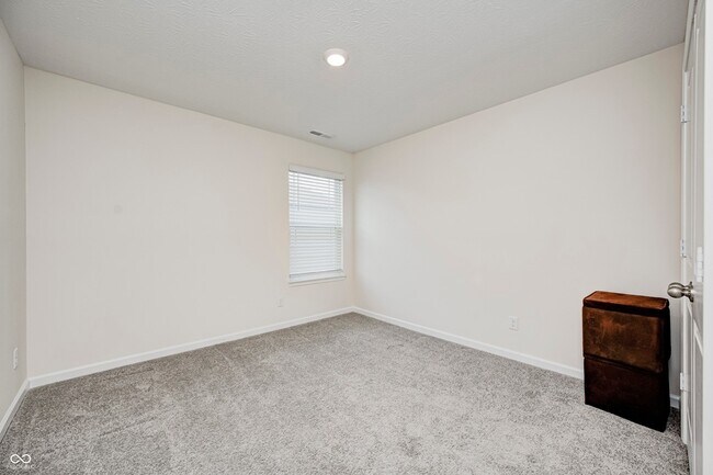 Building Photo - 2214 Warbler St