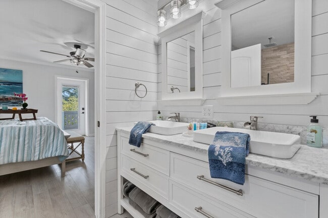 Building Photo - 139 Brady Dr