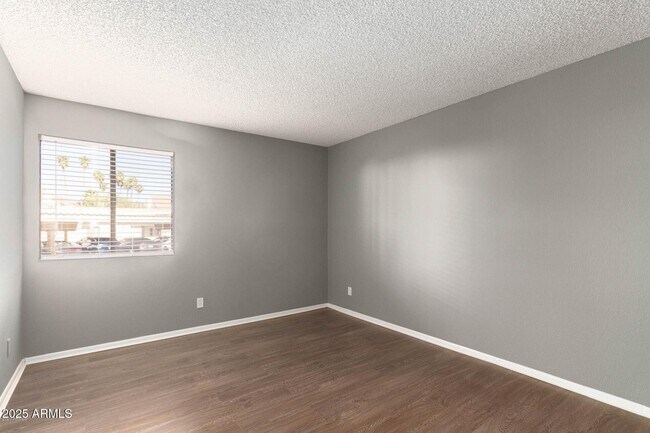 Building Photo - 2938 N 61st Pl