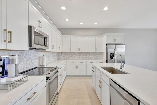 Building Photo - 16608 Cove Rd