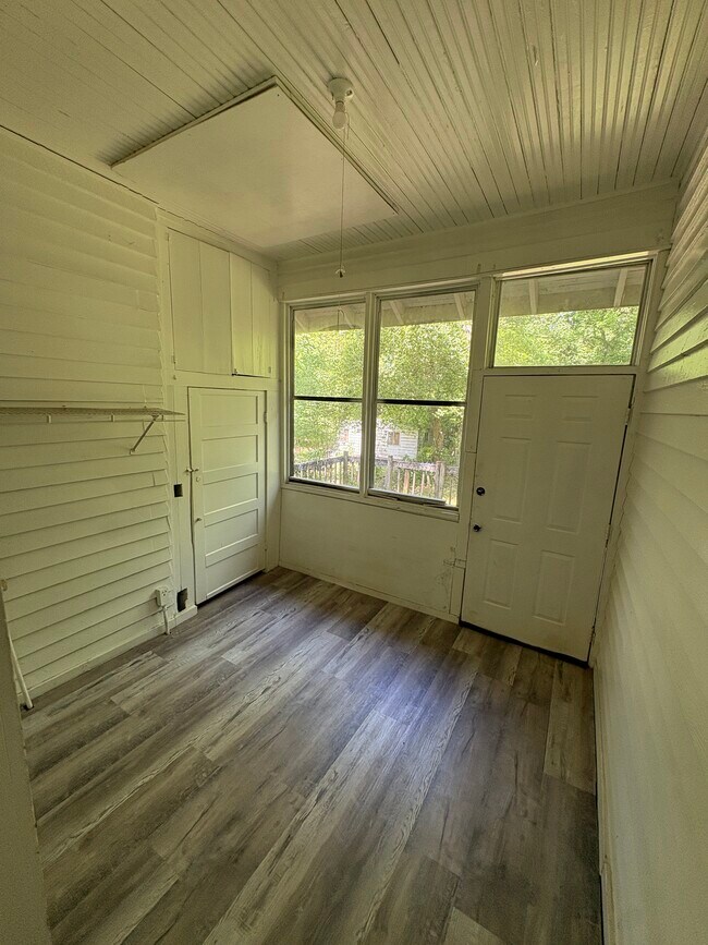 Building Photo - 2009 Palmetto St