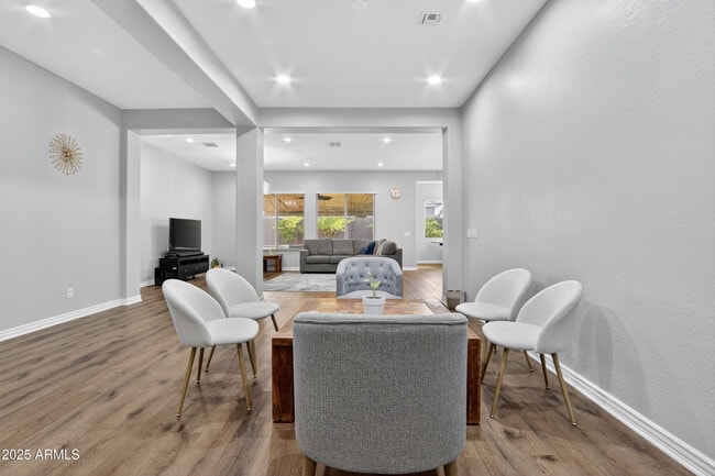 Building Photo - 2609 E Stacey Rd