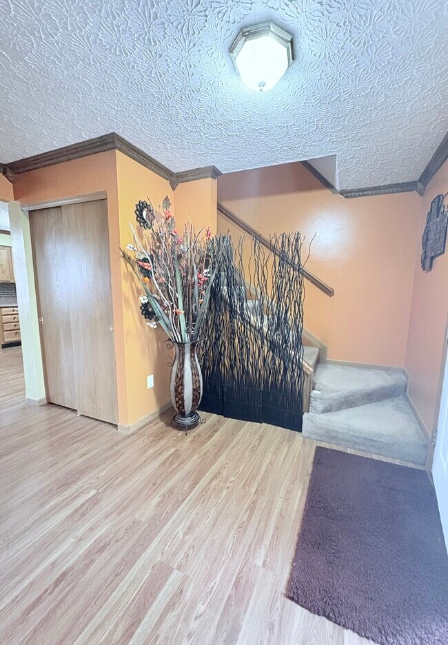 Building Photo - Furnished 4BR 2 BA Home w/ Covered Patio in Groveport!