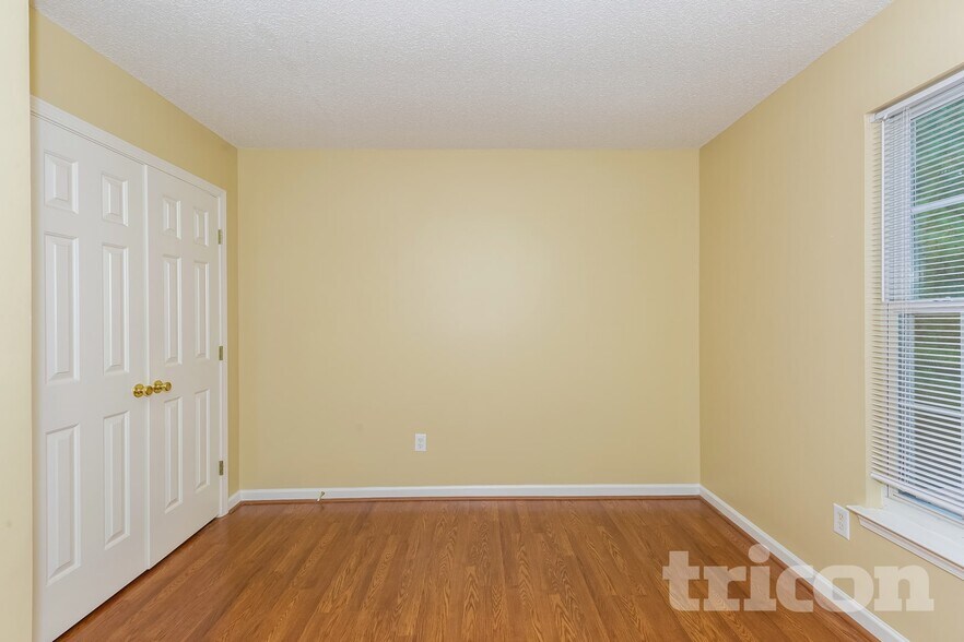 Building Photo - 7906 Kingston Dr