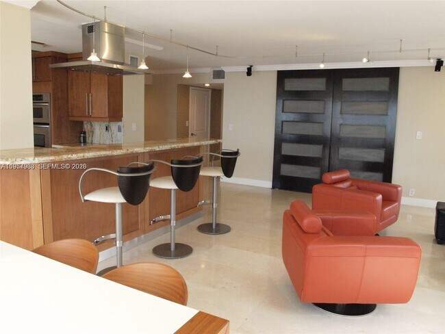 Building Photo - 1901 Brickell Ave