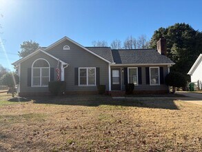 Building Photo - Rent Special on Beautifully Updated 3 Bedroom Home!