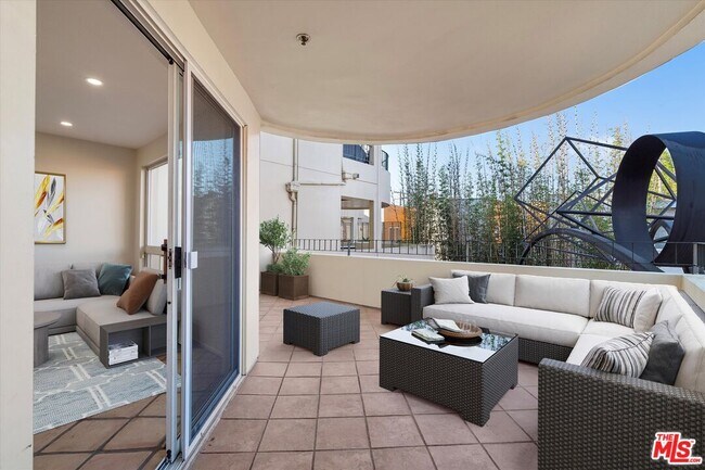 Building Photo - 235 Main St