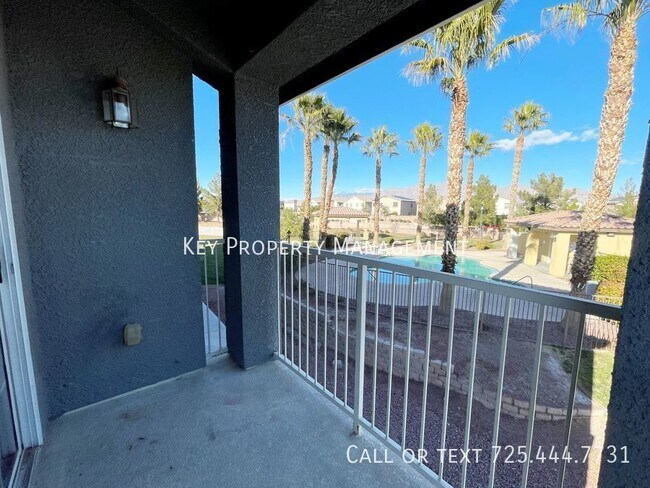 Building Photo - GORGEOUS THREE STORY 2 BEDROOM TOWNHOME IN...