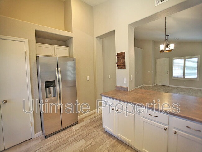 Building Photo - 3926 W Hackamore Dr