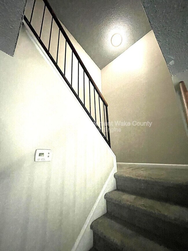 Building Photo - 4702 Walden Pond Dr