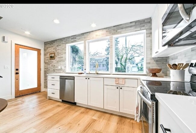 Building Photo - 617 N Lombard St