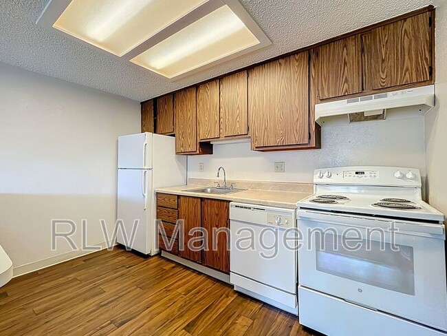 Building Photo - 611 Mt Homer Rd