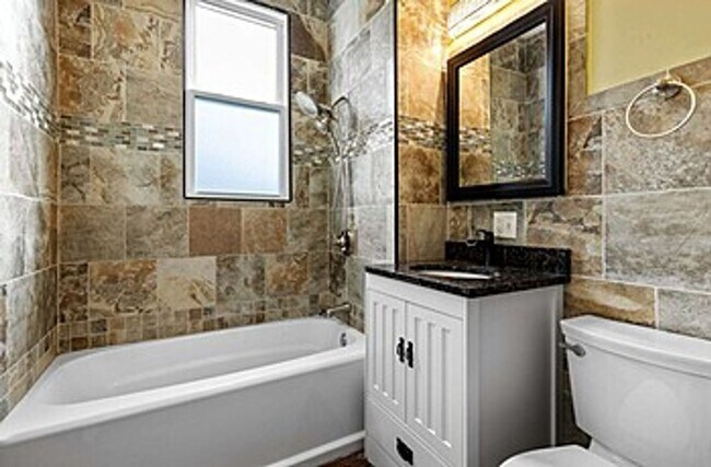 Building Photo - 1826 S Drave Ave