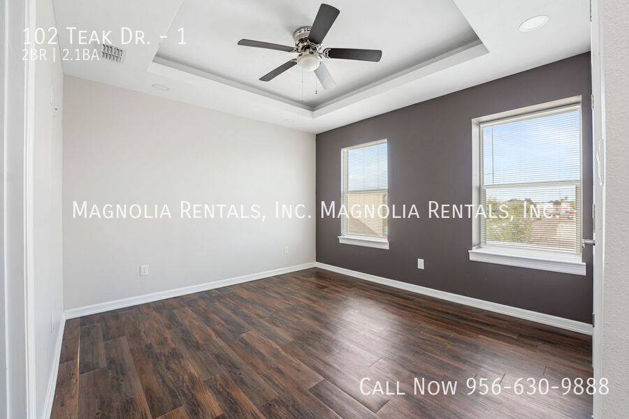 Building Photo - 102 Teak Dr