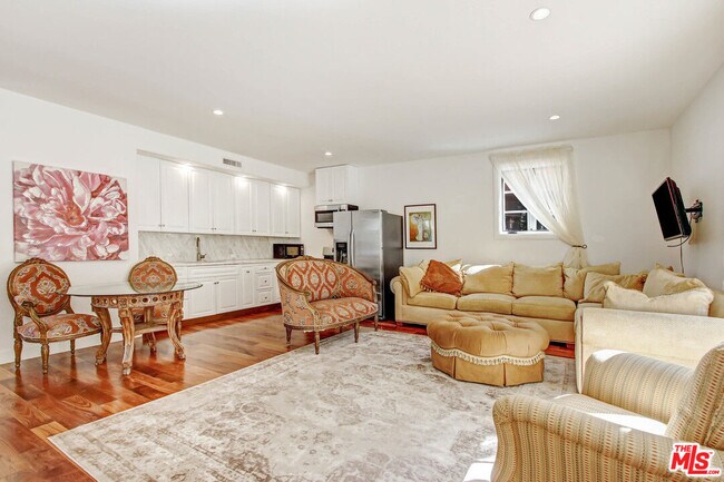 Building Photo - 725 Foothill Rd