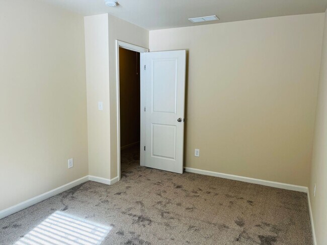 Building Photo - Wow! Check out this charming 3-bedroom, 2....