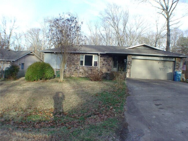 Primary Photo - 8 Adams Ln