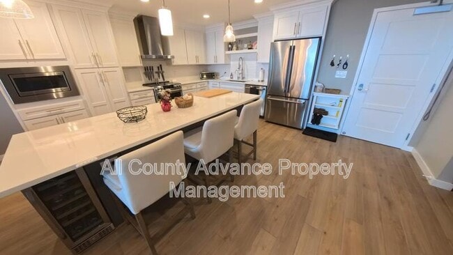 Building Photo - 920 N Osceola Ave