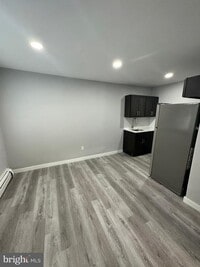 Building Photo - 615 Vernon Rd