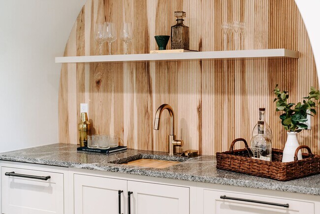 Building Photo - Custom Remodeled 4bd/4ba House in Greenwoo...