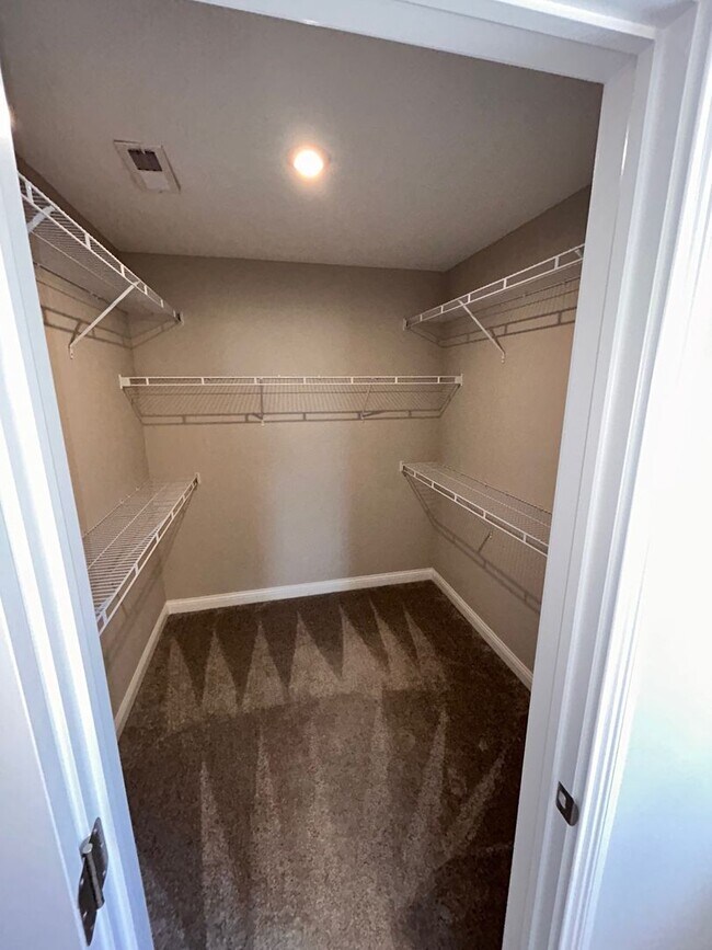 Building Photo - Home For Lease