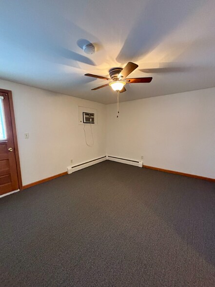 Building Photo - 5333 Broadway