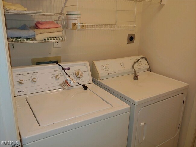 Building Photo - 14261 Hickory Links Ct