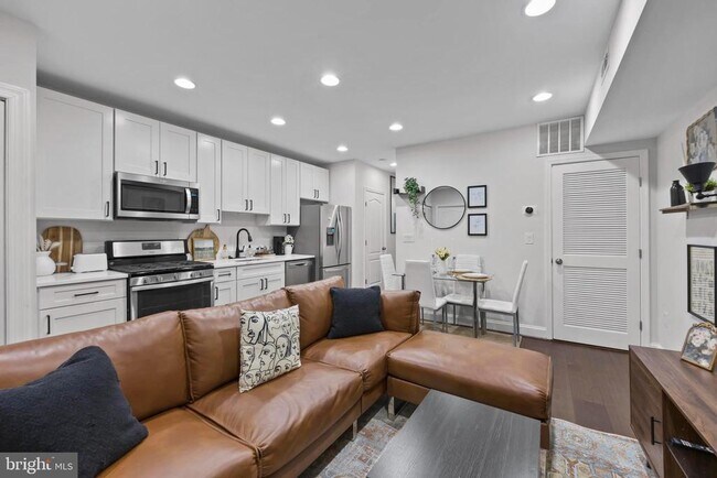 Building Photo - 1363 Childress St NE