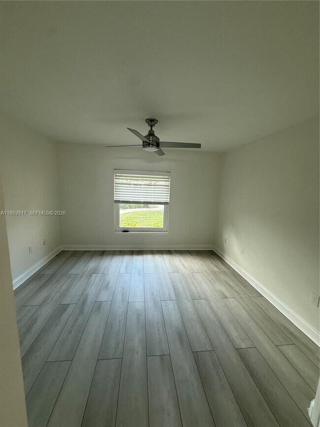 Building Photo - 4847 Via Palm Lakes