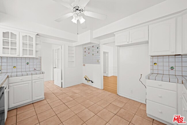Building Photo - 3715 Homeland Dr