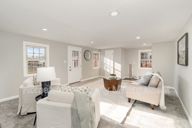 Building Photo - 28 W Main St