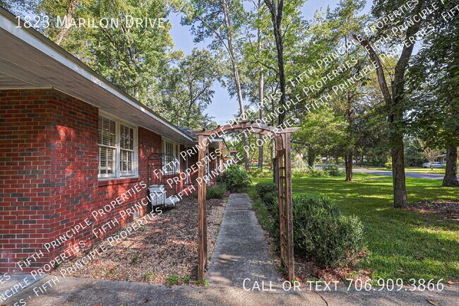 Building Photo - 1823 Marilon Dr