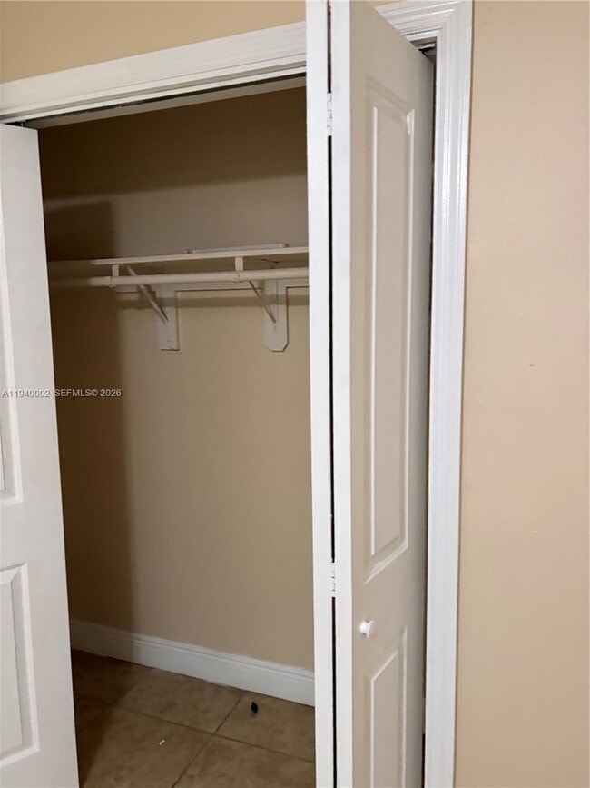 Building Photo - 307 E 14th St