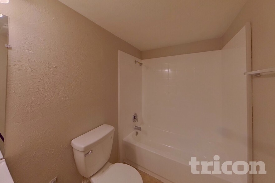 Building Photo - 7309 Hedge Dr
